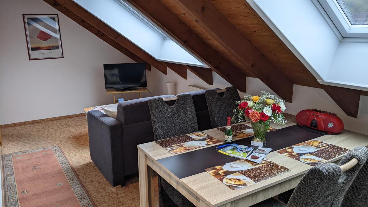 Gaestehaus Regina รูห์ลา ภายนอก รูปภาพ